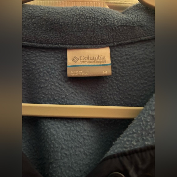 Columbia Quarter Button-up - Picture 3 of 4